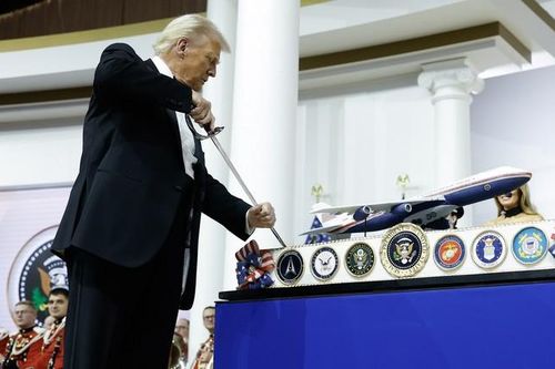 Ông Trump phá bỏ 'Nhà nước ngầm' bên trong Hội đồng An ninh Quốc gia