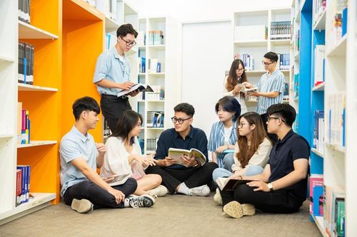 Lựa chọn ngành học mới: Tránh chạy theo tâm lý đám đông