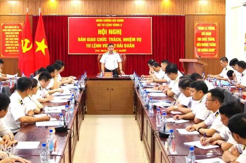 Đại tá Nguyễn Văn Quán giữ chức Tư lệnh Vùng 2 Hải quân