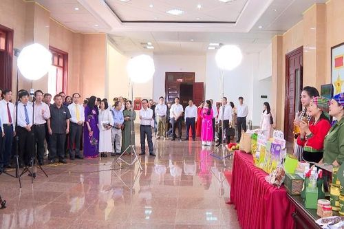Tập huấn kỹ năng kinh doanh trên sàn thương mại điện tử