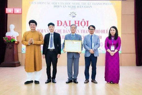 Không ngừng phát triển các giá trị văn hóa, nghệ thuật dân gian