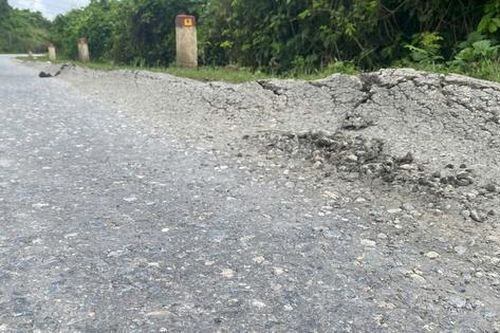 Thanh Hóa: Mặt đường Hồ Chí Minh sình lún, tiềm ẩn nguy cơ tai nạn giao thông