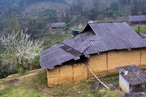 Xây dựng nhà ở miền núi cần lưu ý gì để ứng phó thiên tai?