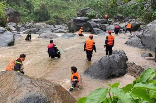 Khẩn trương tìm kiếm hai mẹ con bị lũ cuốn ở Sơn La