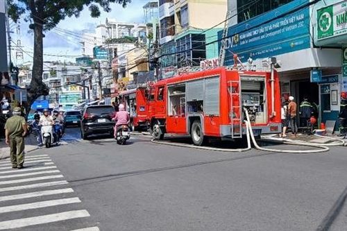 Kịp thời xử lý sự cố cháy phòng giao dịch ngân hàng ở Nha Trang