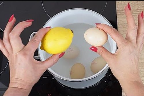 Luộc trứng với chanh có tác dụng gì?