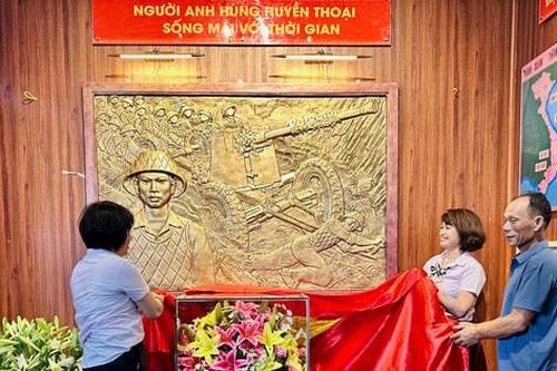 Bàn giao công trình tri ân Anh hùng liệt sĩ Tô Vĩnh Diện