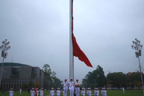 Trang nghiêm Lễ thượng cờ rủ Quốc tang nguyên Chủ tịch nước Trần Đức Lương