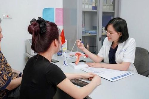 Tìm lại thiên chức làm mẹ nhờ khắc phục khuyết sẹo mổ đẻ cũ