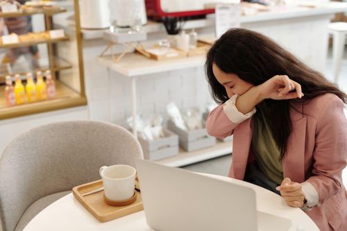Ho, đau rát họng là bệnh gì và cách chữa hiệu quả