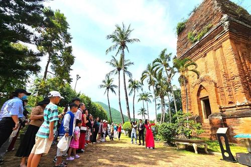 Bình Định tăng tốc hút khách từ Lễ hội du lịch hè