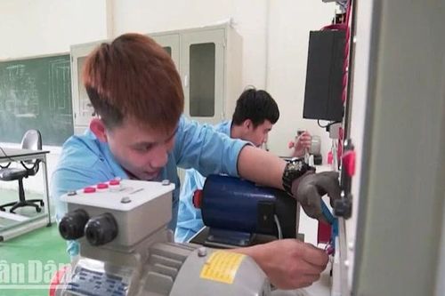 Giải 'cơn khát' nhân lực công nghệ cao tại Việt Nam