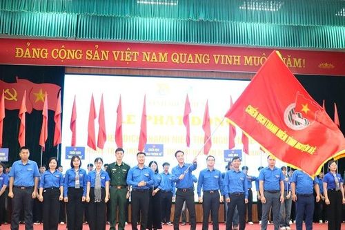 Đoàn viên thanh niên Điện Biên hưởng ứng Chiến dịch Thanh niên tình nguyện hè