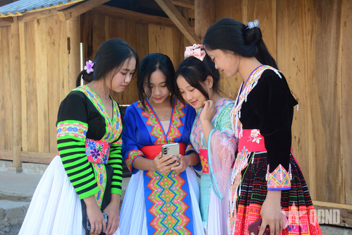 Điện Biên: Phân bổ hơn 392 triệu đồng hỗ trợ học sinh khó khăn trong kỳ thi tốt nghiệp THPT 2025