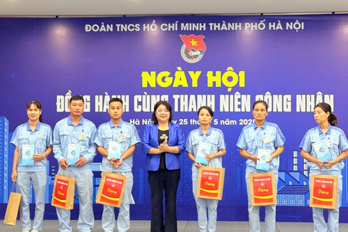 Hơn 2,5 tỷ đồng quà tặng tại Ngày hội đồng hành cùng thanh niên công nhân