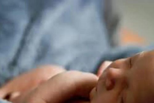 Quảng Ngãi: Một trẻ sơ sinh bị bỏ rơi ở khu vực đồng ruộng