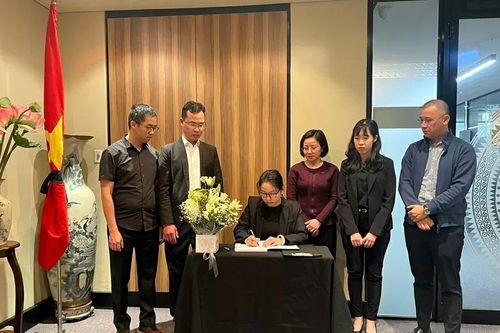 Tổng lãnh sự quán Việt Nam tại Perth tổ chức viếng nguyên Chủ tịch nước Trần Đức Lương
