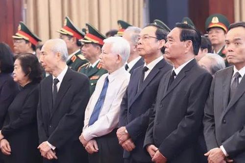 Tiễn biệt nguyên Chủ tịch nước Trần Đức Lương từ TPHCM