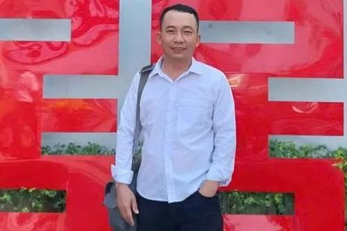 Anh thợ chụp ảnh dũng cảm cứu một phụ nữ đuối nước