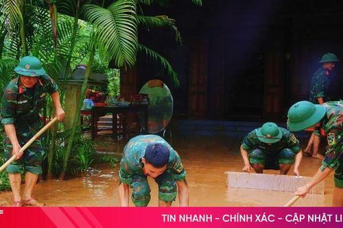 Triển khai giải pháp tiêu độc khử trùng sau mưa lũ, không để dịch bệnh bùng phát