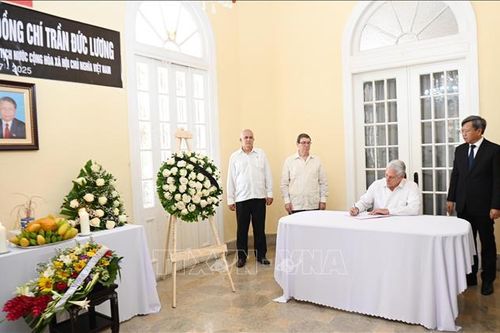 Cộng đồng người Việt, bạn bè Cuba và quốc tế thương tiếc nguyên Chủ tịch nước Trần Đức Lương