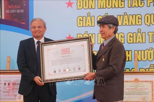 Tôn vinh Anh hùng Lao động, nhà văn, nhà báo, đạo diễn Minh Chuyên