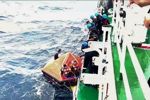 Chìm tàu chở hàng nguy hiểm ở ngoài khơi phía Nam Ấn Độ
