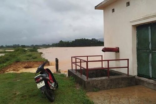 Hà Tĩnh: Đê đập Hà bị vỡ sau mưa lớn