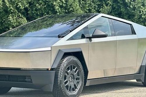 Độc lạ xe bán tải điện đi bảo dưỡng bị trả ODO về 0km