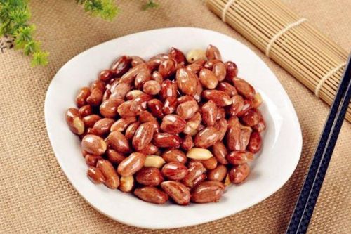 Bí mật đằng sau đĩa lạc rang được phục vụ trước bữa ăn: Chiến lược tinh tế khiến thực khách bất ngờ