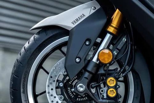 'Soi' xe tay ga Yamaha 562cc, giá ngang ôtô hạng A
