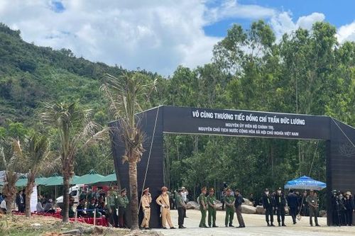 Quê nhà Quảng Ngãi đón nguyên Chủ tịch nước Trần Đức Lương trở về đất mẹ