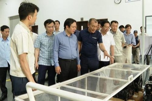 Ninh Bình tăng tốc hỗ trợ doanh nghiệp, thúc đẩy sản xuất công nghiệp