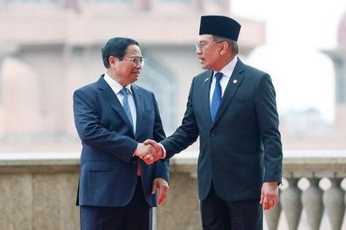 Thủ tướng Malaysia chủ trì lễ đón trọng thể Thủ tướng Phạm Minh Chính