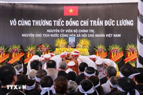 Lễ an táng nguyên Chủ tịch nước Trần Đức Lương tại quê nhà Quảng Ngãi