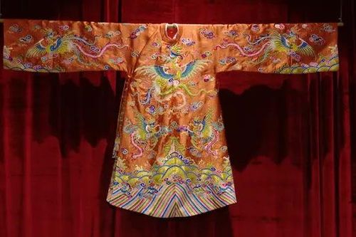 Phục chế trang phục cung đình thời Nguyễn