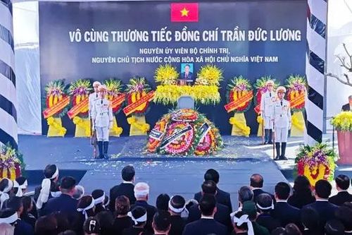 Lễ an táng nguyên Chủ tịch nước tại quê nhà Quảng Ngãi