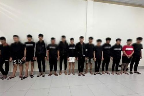 Công an tuần tra vây bắt gần 30 đối tượng mang hung khí đi hỗn chiến trong đêm