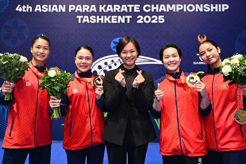 8 nữ võ sĩ Việt Nam giành 3 huy chương vàng karate châu Á