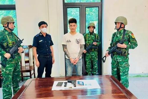 Mang súng và ma túy từ Lào về Việt Nam