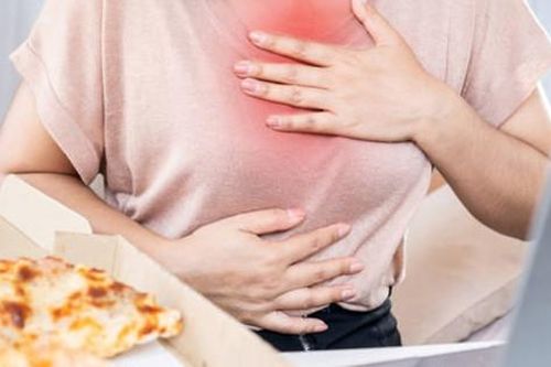 8 cách tự nhiên giúp điều trị chứng trào ngược acid