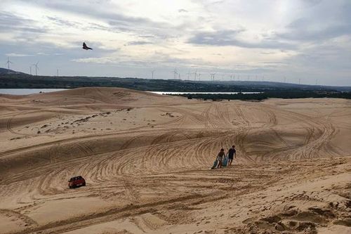 Xác định danh tính du khách tử vong khi đi xe địa hình tuột dốc ở Bàu Trắng