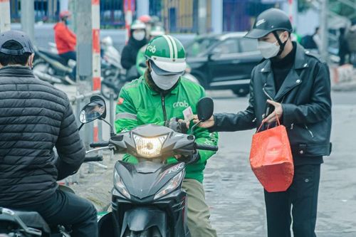 Tài xế xe ôm công nghệ và những rủi ro sức khỏe nghề nghiệp