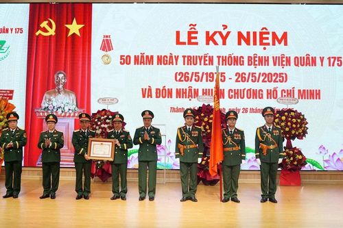 Bệnh viện Quân y 175 đón nhận Huân chương Hồ Chí Minh