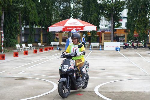 Học sinh lái xe máy cần trang bị kỹ năng gì?