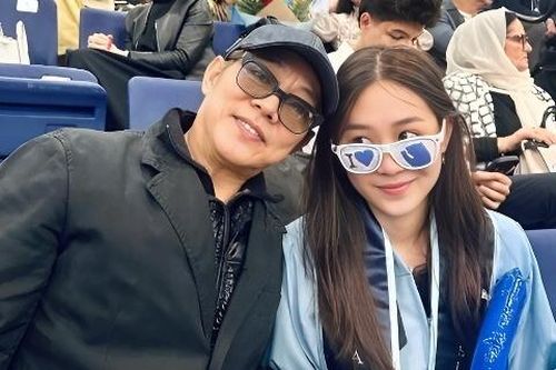 Lý Liên Kiệt khoe con gái tốt nghiệp đại học