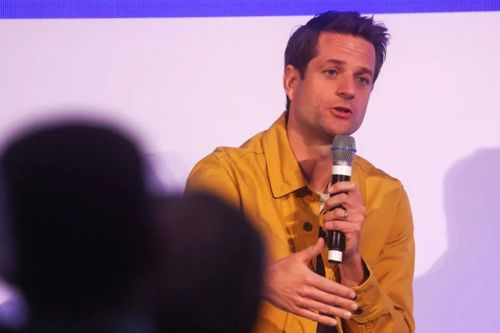 CEO fintech 'vỡ mộng' AI, buộc phải tuyển lại con người