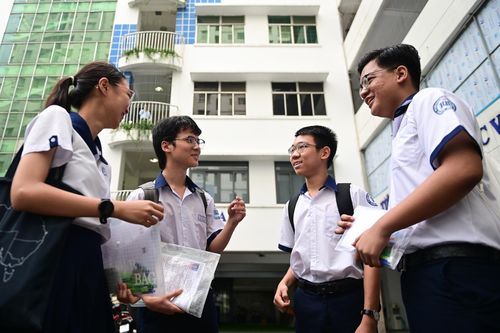 'Thế hệ cợt nhả' vào đề thi chuyên Văn trường Phổ thông Năng khiếu