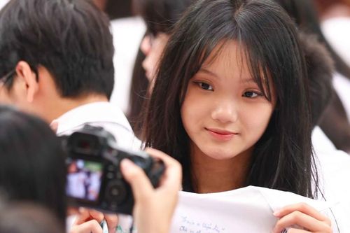 Lắng đọng dòng lưu bút chia xa thời áo trắng