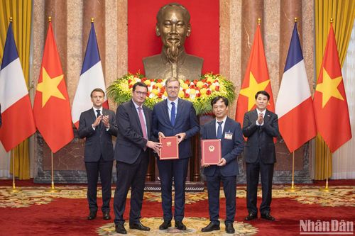 Thúc đẩy hợp tác trong lĩnh vực công nghệ vũ trụ và hàng không